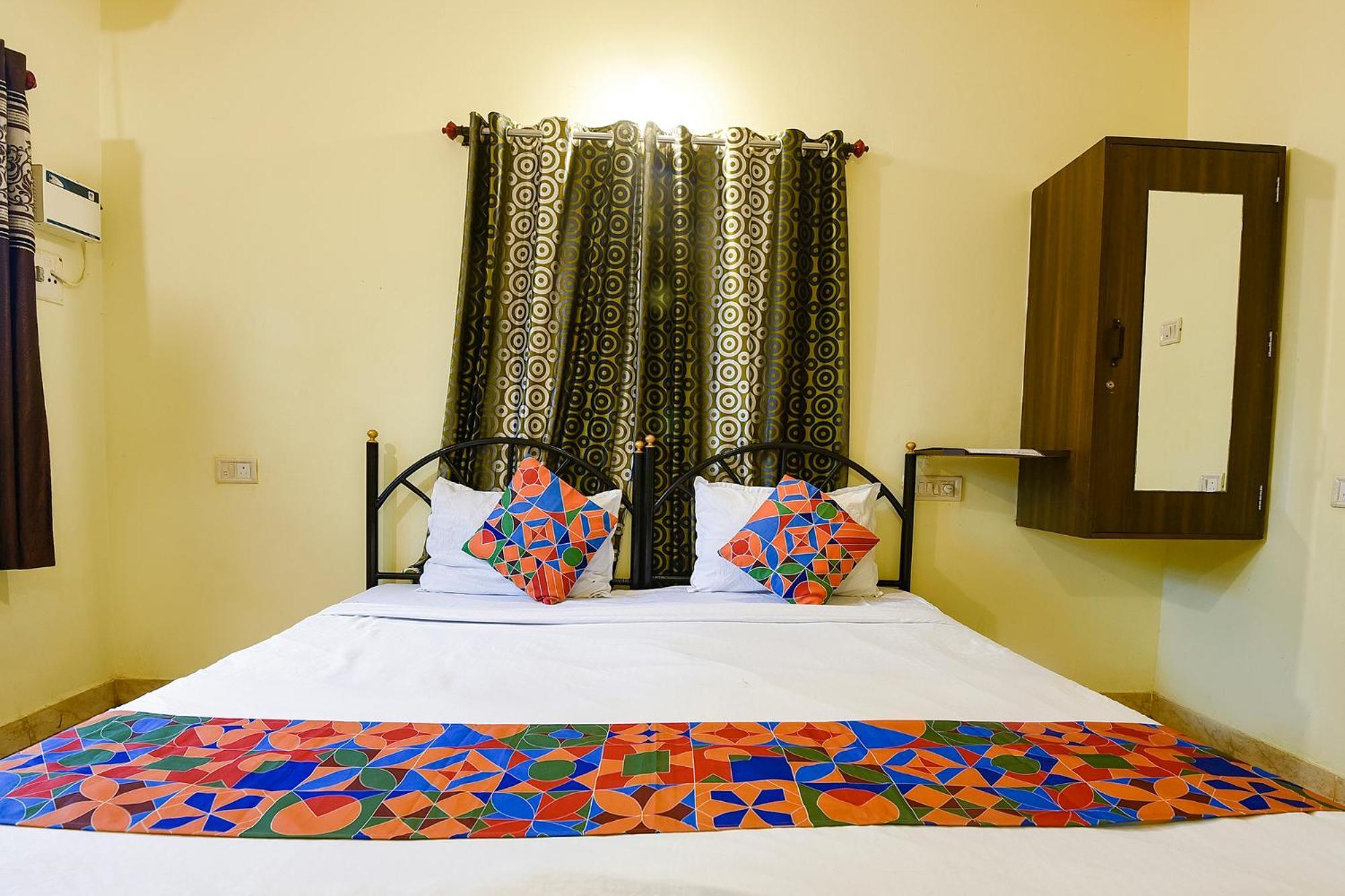 Fabhotel Joaquim Beachside Resort - Nr Tito'S Lane, Baga Beach Buitenkant foto