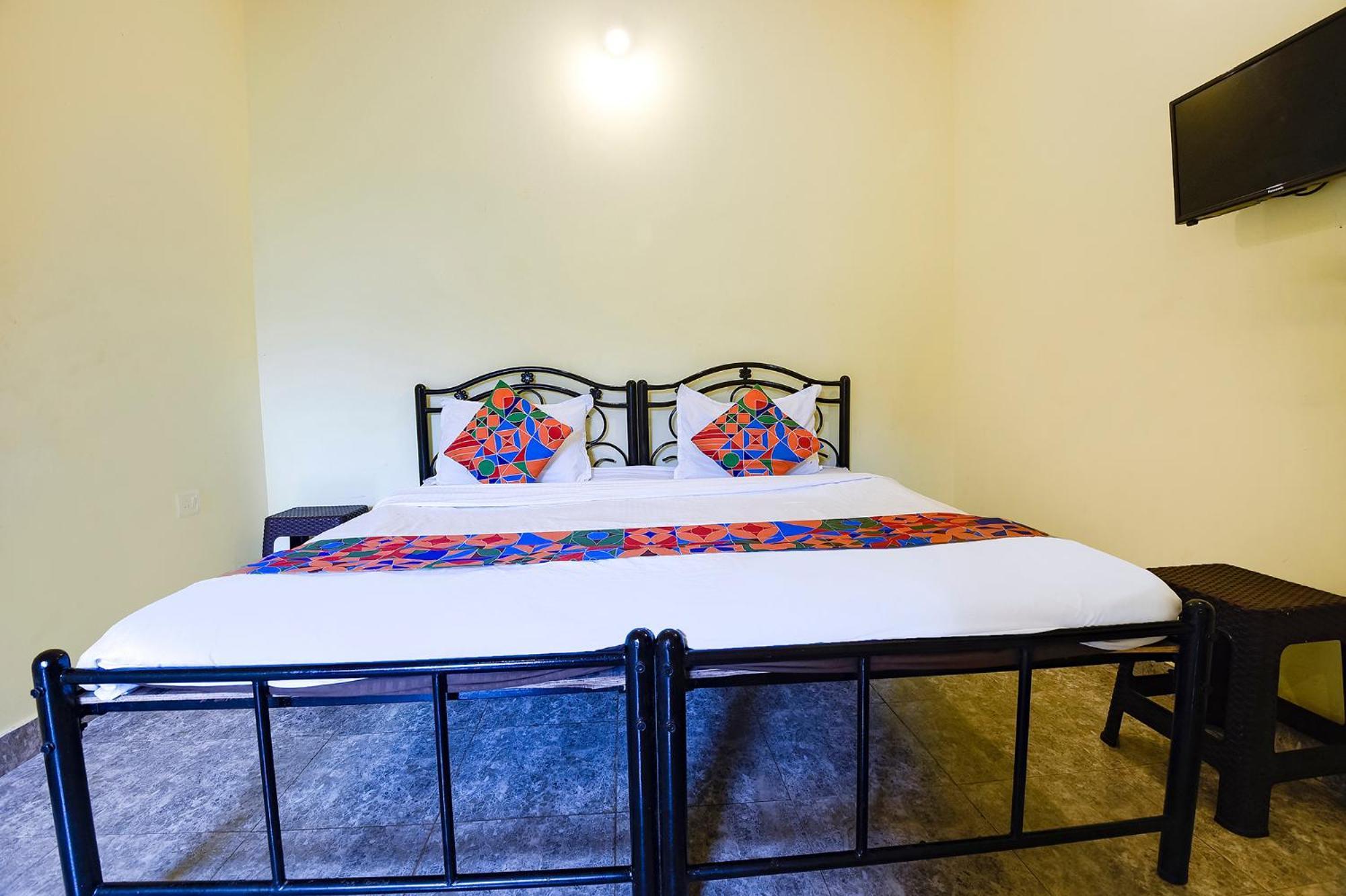 Fabhotel Joaquim Beachside Resort - Nr Tito'S Lane, Baga Beach Buitenkant foto