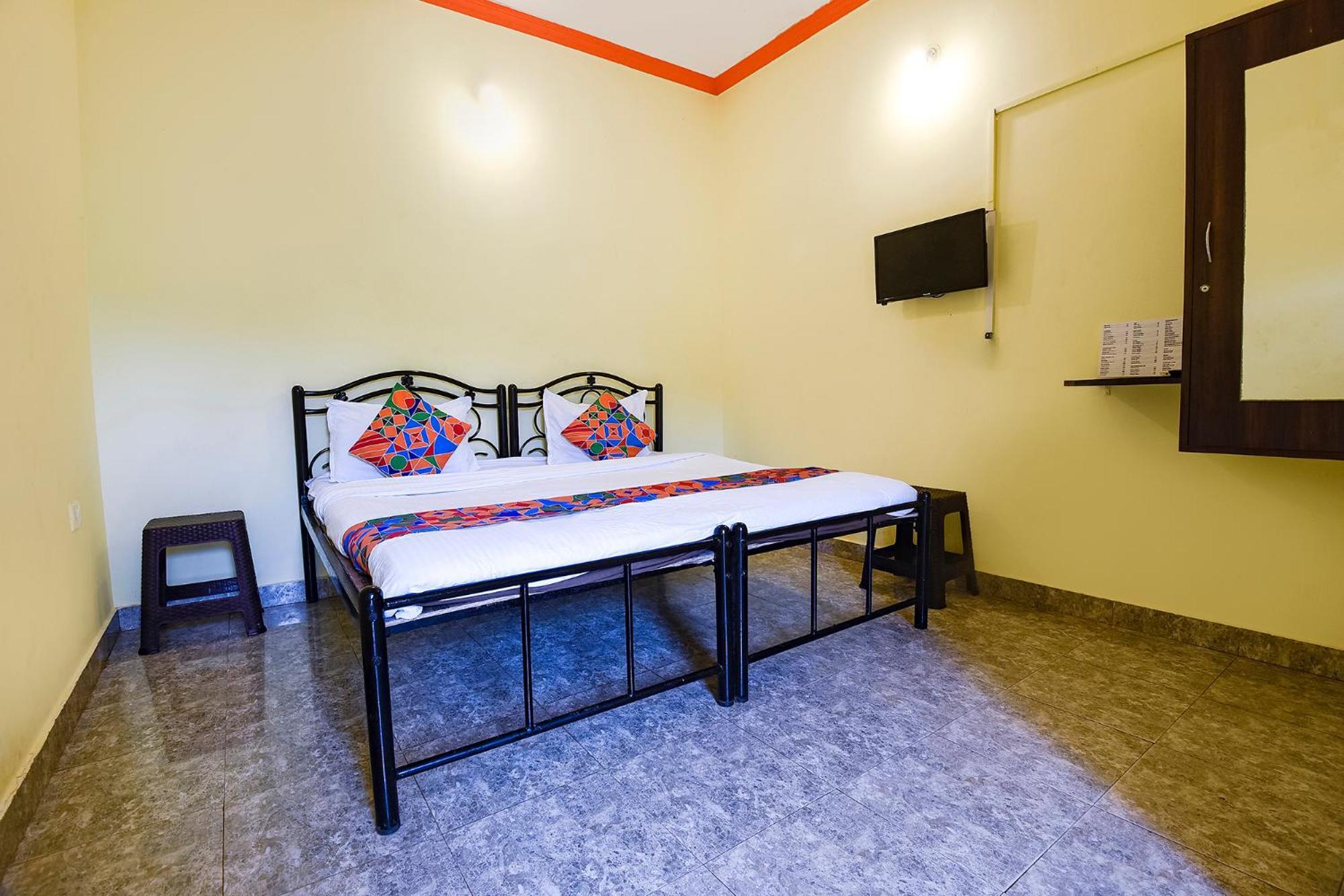 Fabhotel Joaquim Beachside Resort - Nr Tito'S Lane, Baga Beach Buitenkant foto